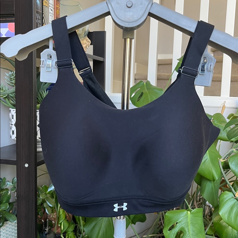 Under Armour 🌿 Black Padded Sports Bra